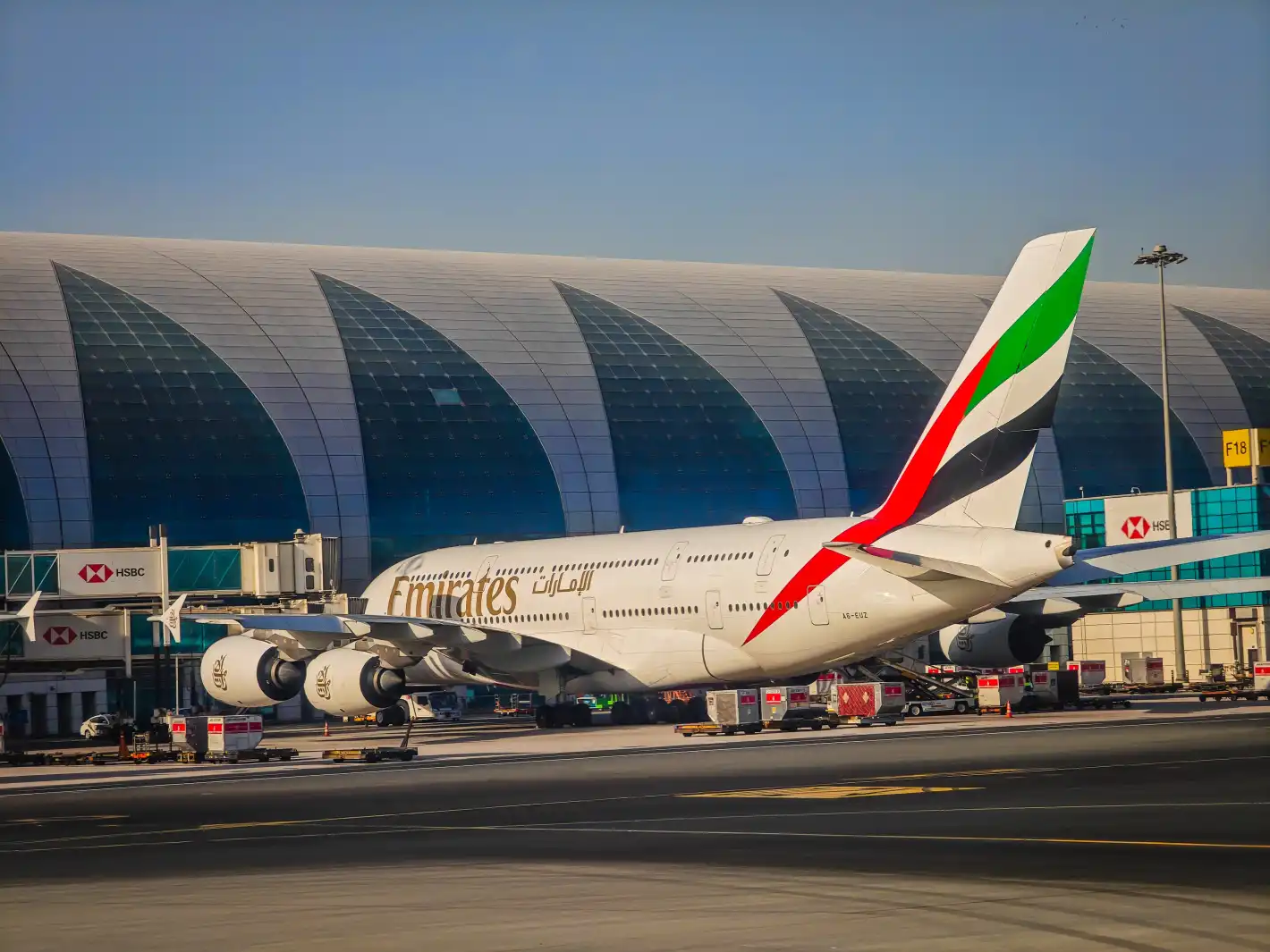 Българи са блокирани в Дубай, чакали са около 4 часа в самолет на летището