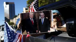 The Washington Post: Телефонни разговори с двама души убедили Тръмп да удари Техеран
