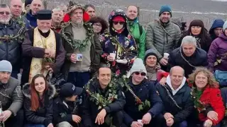 Полицейски инспектор лъсна на снимките с празнуващите Трифон Зарезан Калушев, Сандов, Панев и Белев