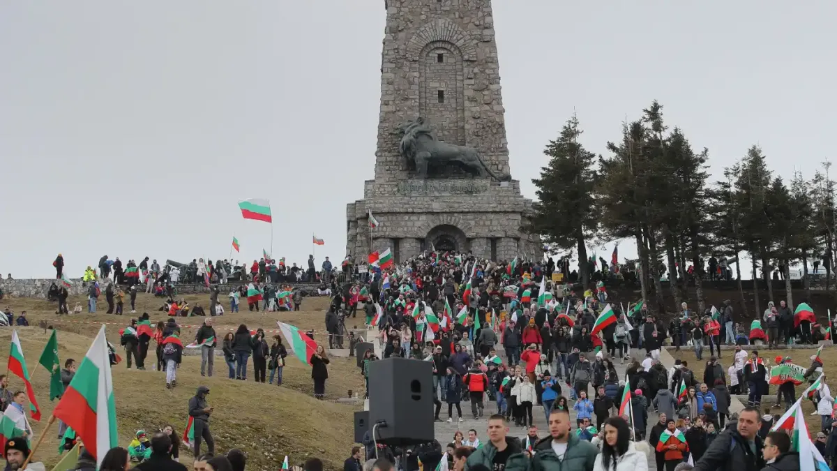 Хотели канят на Шипка за 3 март - 200 евро, за дете безплатно