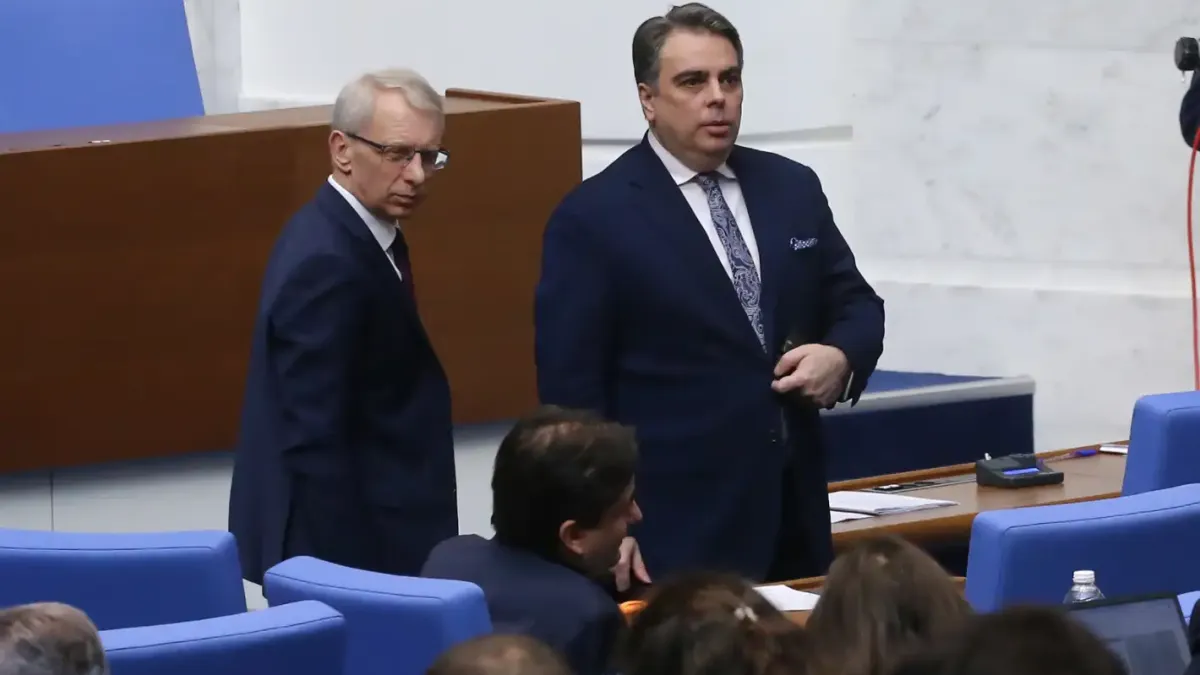 Асен Василев се закани: Ще гласуваме против кабинета на Радев