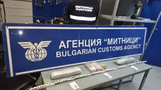 Над 100 000 евро задържани при зрелищна проверка в Русе