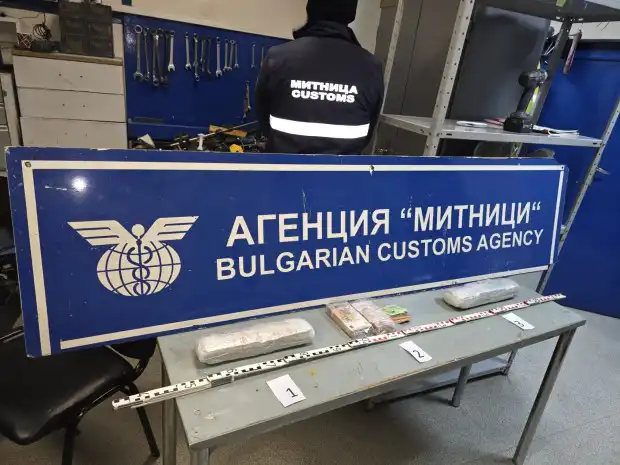 Над 100 000 евро задържани при зрелищна проверка в Русе