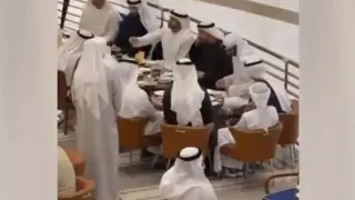 Обяд по време на война: Лидерите на Емирствата с публична поява в „Дубай Мол“ след прехванатите ирански дронове