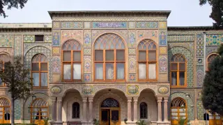 Снимки показват щетите по двореца „Голестан“ в Техеран след удара