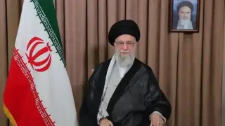 Израел заглушил телефоните на охраната на Али Хаменей, за да не го спасят