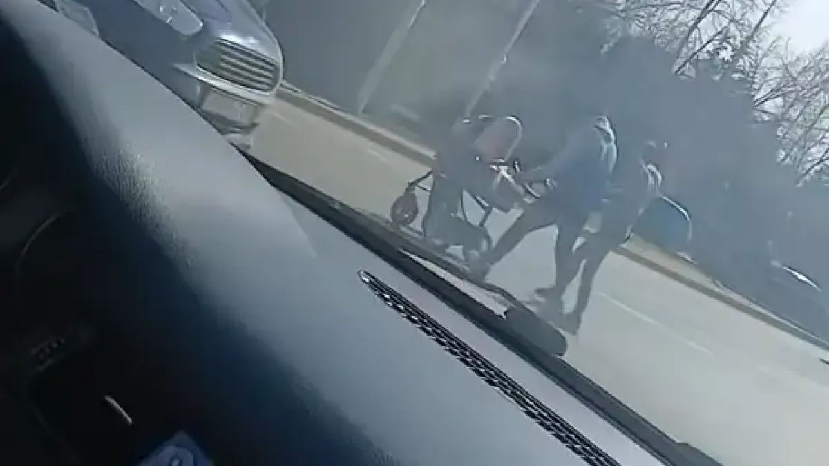 В "Студентски град": Мъж и жена се бият, докато си бутат бебето