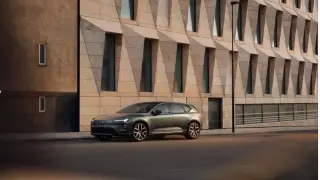 Volvo Cars увеличава производството, за да отговори на силното търсене на EX60
