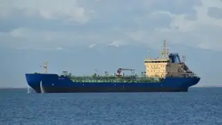 Оман спаси 24 души от товарен кораб, атакуван с две ракети