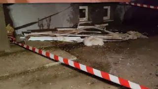 Взрив в Русе изби дограма и прати жена в болница Снимки