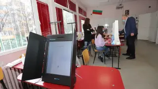 Гласуваме за 12 коалиции и 15 партии на изборите на 19 април