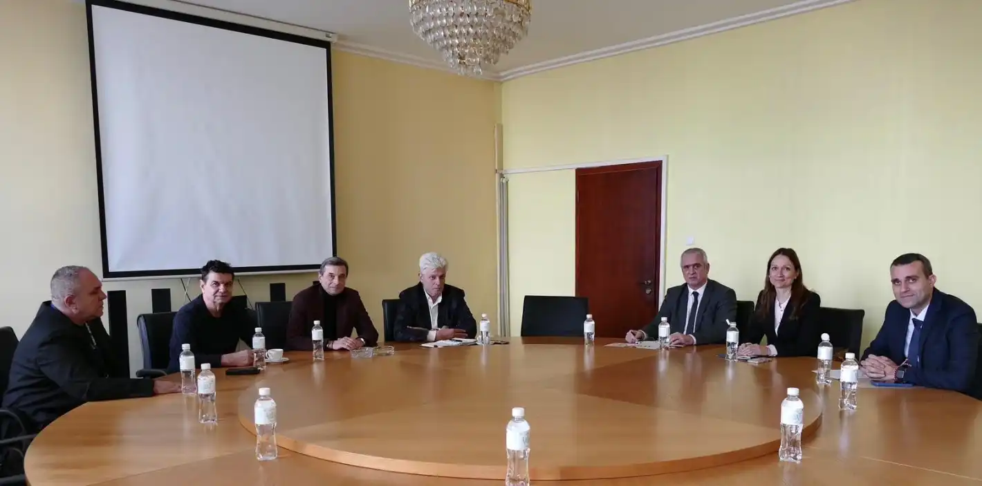 Министър Ирина Щонова започна срещи със социалните партньори