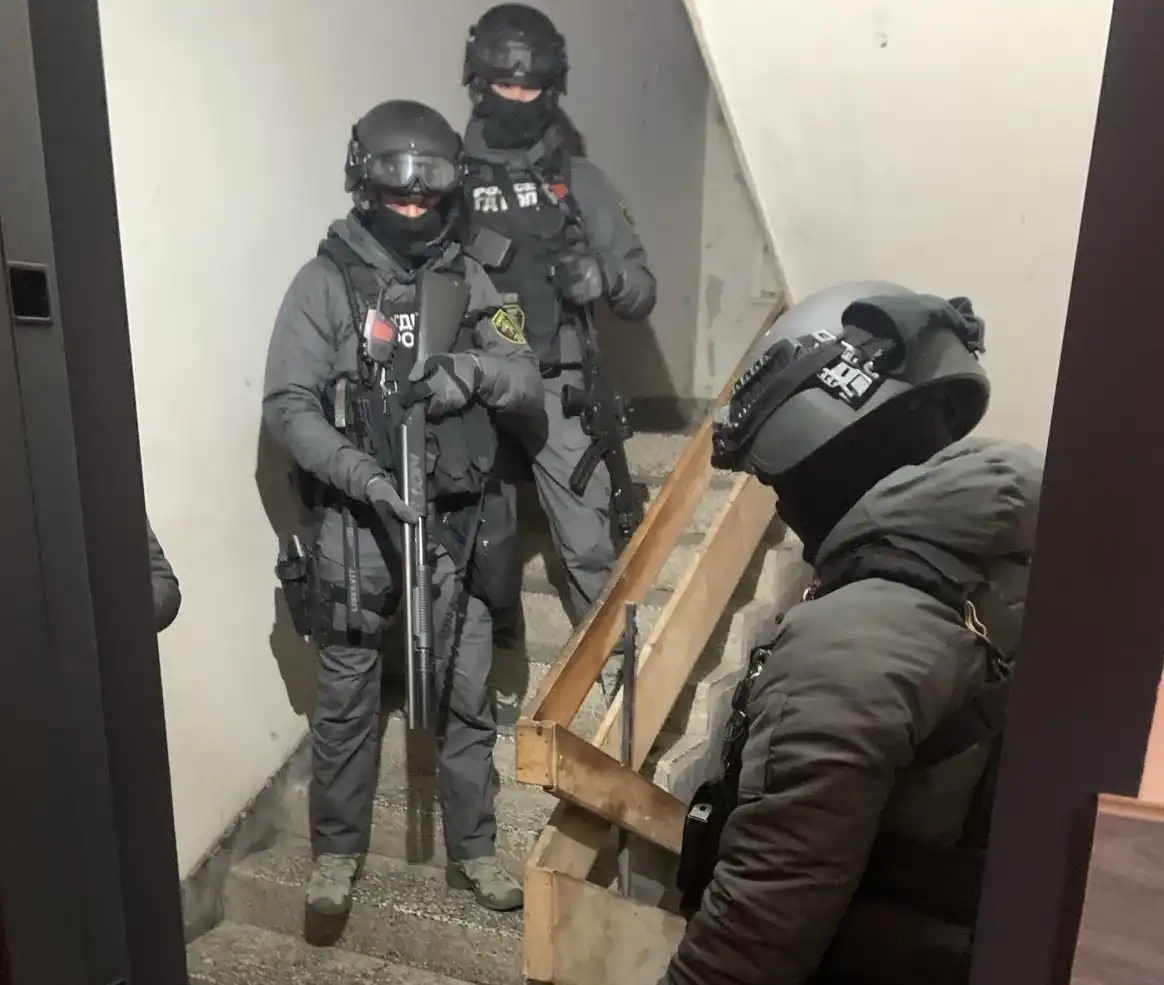Спецакция на ГДБОП: Арестуваха шестима от ОПГ за развратни действия, действала от 2018 г. Снимки