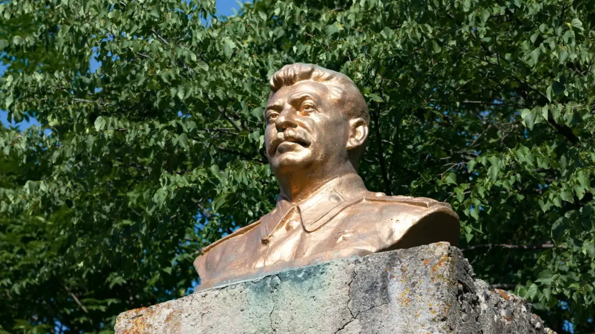Зловеща ирония: Георги взривява паметника на Сталин в София - два дни по-късно вождът умира