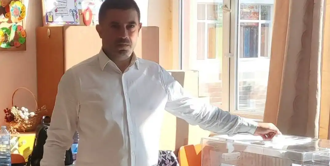 Трус в ПП „Възраждане“, пращат Цончо Ганев за водач, за да спре разпада
