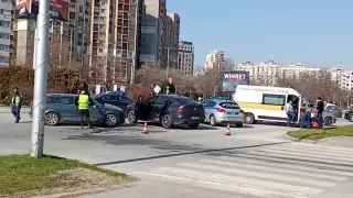 Меле с четирима пострадали на ключов пловдивски булевард Снимки