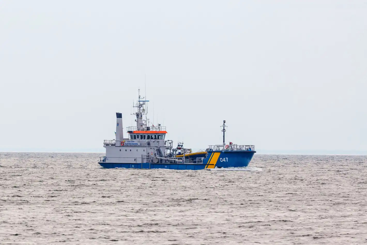 Шведската брегова охрана взе на абордаж кораб в Балтийско море