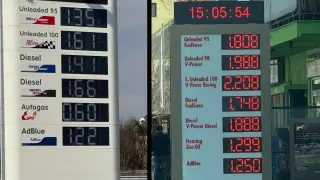 Пътувате към Гърция за уикенда? Напълнете догоре в България – спестявате сериозно!