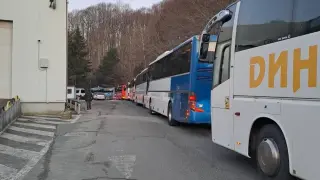 Стълпотворение на ГКПП „Малко Търново“: Автобуси задръстват трафика Снимки