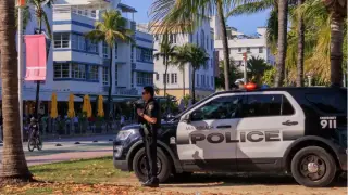 Тийнейджъри натъпкаха камъни в устата на ученичка и я изнасилиха