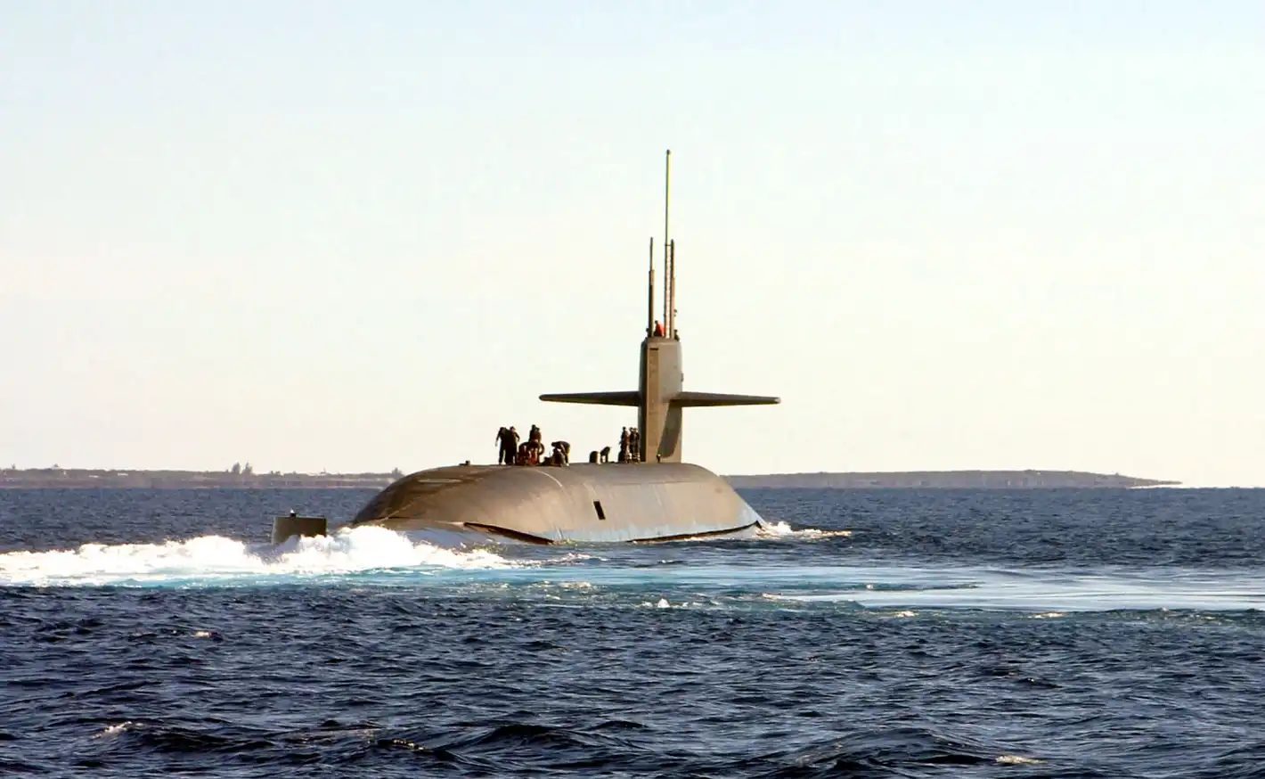 Великобритания изпрати атомна подводница в Арабско море