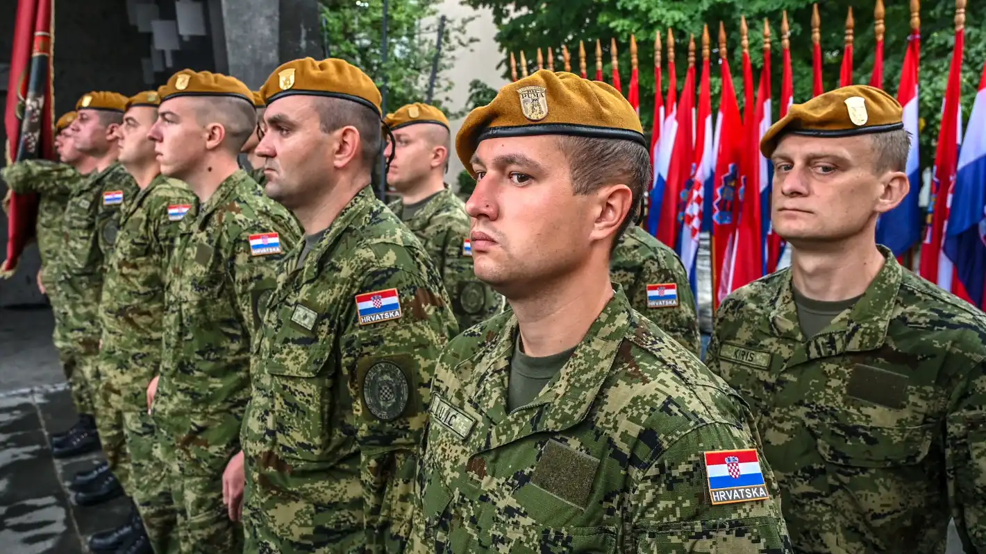 Хърватия връща задължителната военна служба: Първите 800 наборници започват обучение