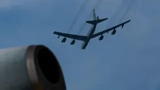3 тежки US бомбардировача B-52 пристигнаха в британската база "Феърфорд"