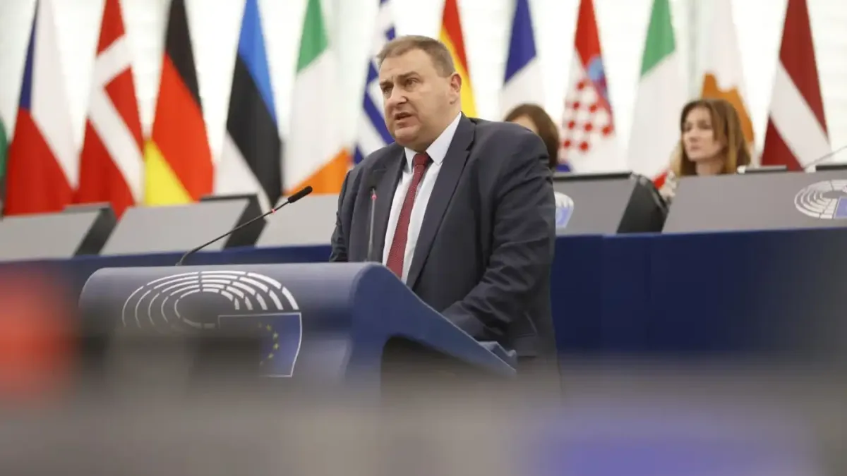Емил Радев предупреди за терористични заплахи и миграционен натиск в България