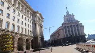 Комисии в парламента гледат удължаването на бюджета и добавките за Великден и Коледа