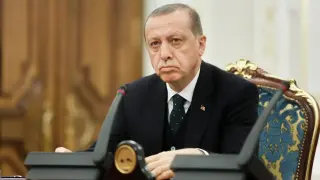 Иран отрече пред Ердоган за ракетите над Турция: „Не сме ние, ще разследваме“