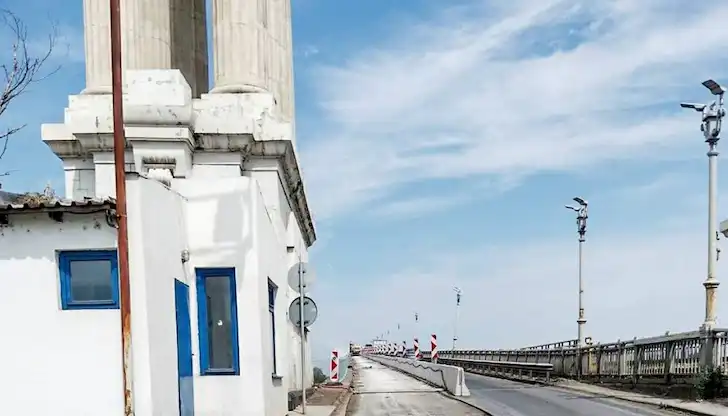 Дунав мост при Русе затваря за 5 часа в четвъртък заради спешен ремонт