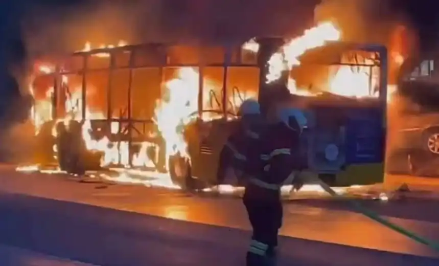 Пожар в автобус в Швейцария: Шест жертви, подозират умишлени действия