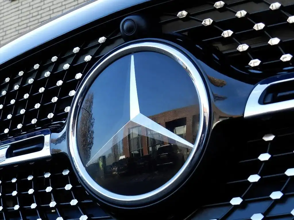 Предстои дебют на ново поколение достъпен SUV от Mercedes-Benz