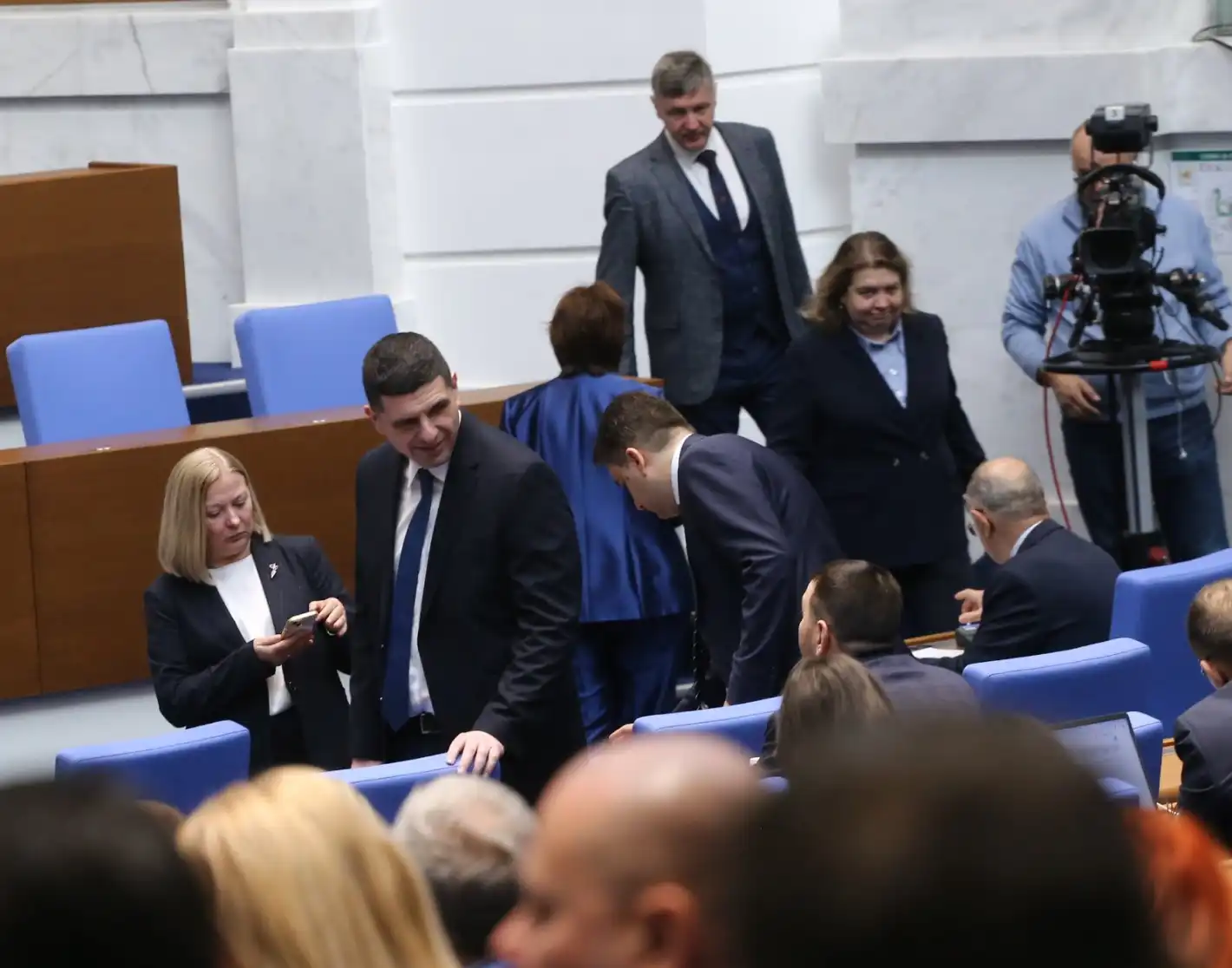ДБ готвят финансова брадва за родителите