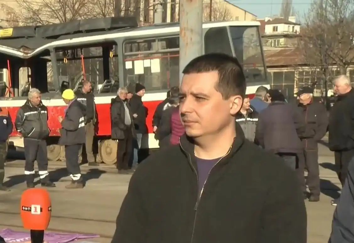 "С 950 евро не се живее": Какво искат шофьорите от градския транспорт в София