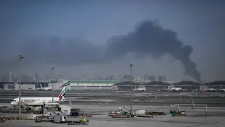 Иран удари летището в Дубай, кораби в Ормузкия проток са поразени от неизвестен снаряд