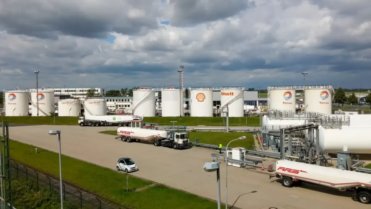 Големите търговци на газ Shell и TotalEnergies обявиха форсмажор заради спиране на производството в Катар