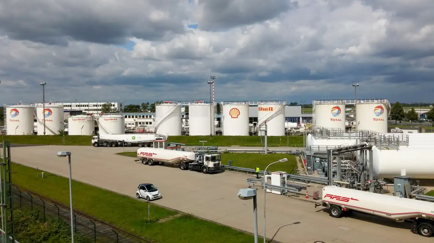 Големите търговци на газ Shell и TotalEnergies обявиха форсмажор заради спиране на производството в Катар