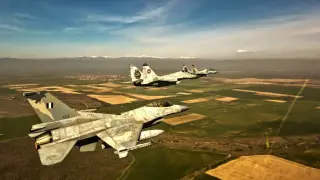 Български МиГ-29 и гръцки F-16 проведоха тренировка за охрана на въздушното пространство Снимки
