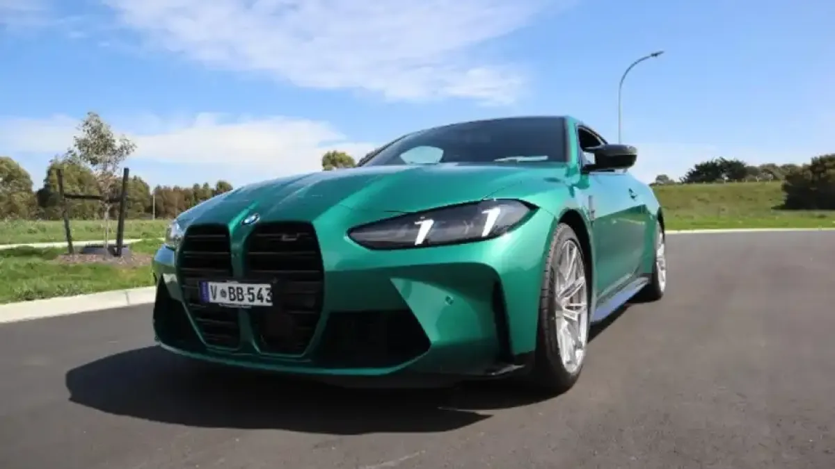 Смяна на фар на BMW M4: Каква е цената и защо е толкова висока?