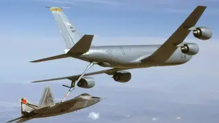Американски военен самолет цистерна с шестима военнослужещи се разби над Западен Ирак