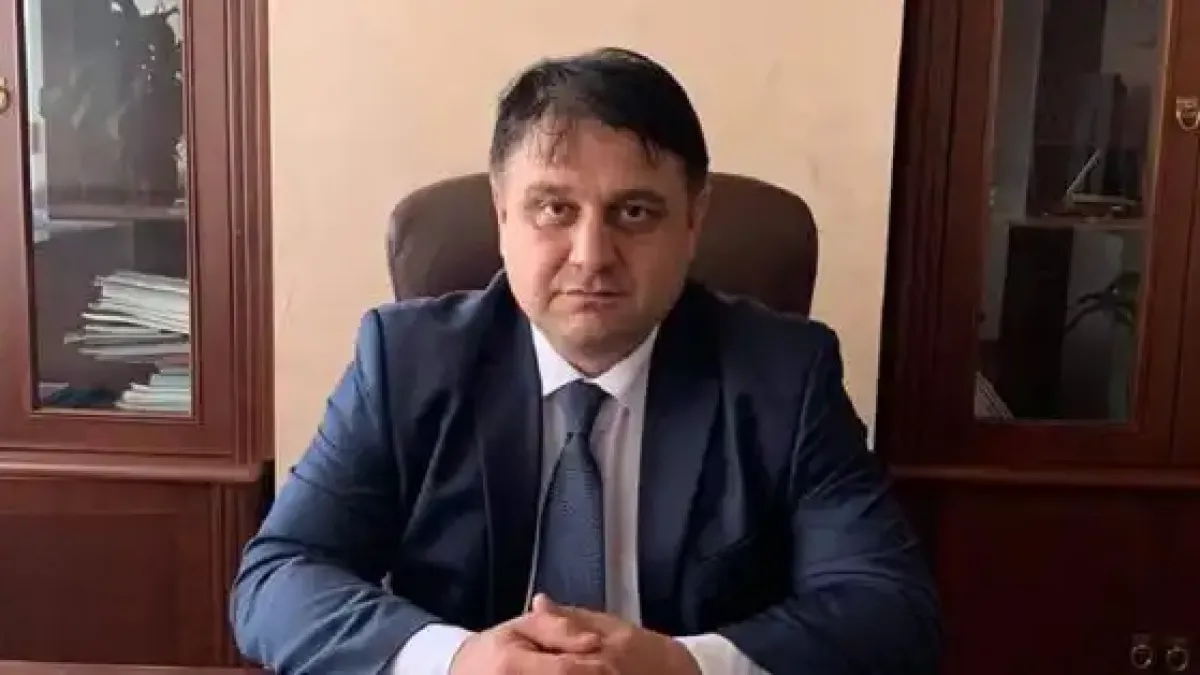 Политика вместо цветя: Хората на Радев се настаняват в бивш цветарски магазин в Самоков