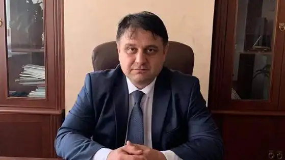 Политика вместо цветя: Хората на Радев се настаняват в бивш цветарски магазин в Самоков