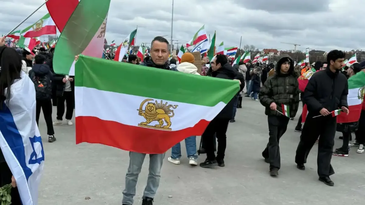 Иранец в България: Нямам връзка със семейството си, живеят до взривени петролни резервоари