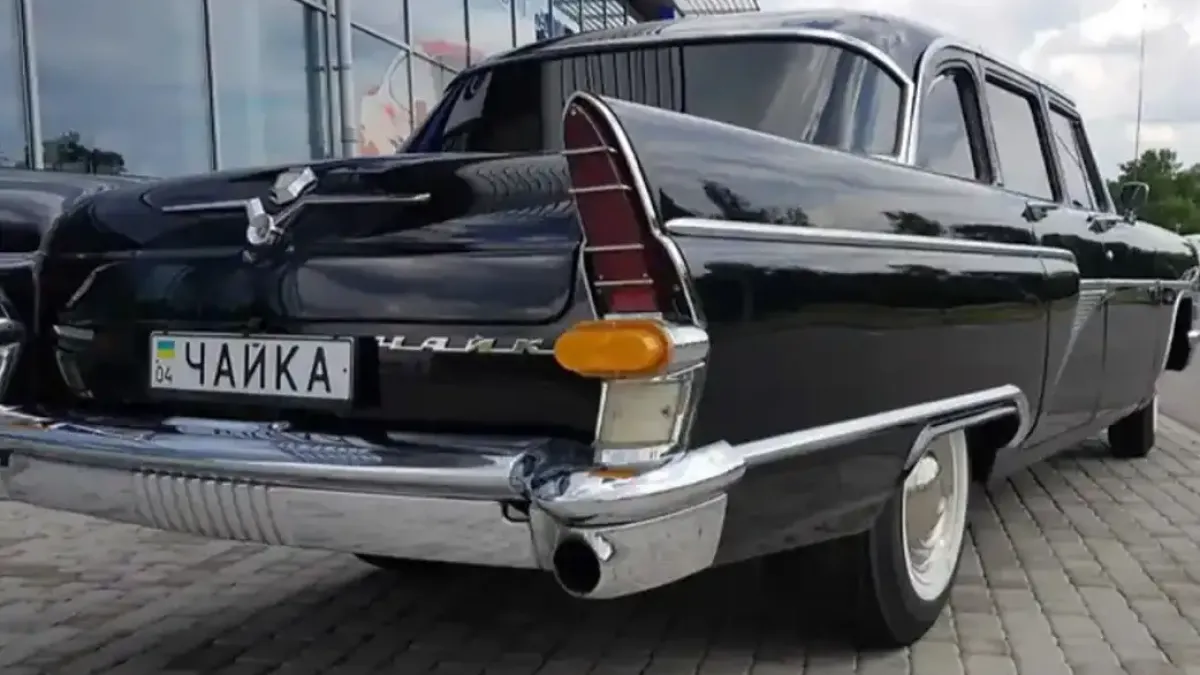 Вижте 54-годишната ГАЗ-13 "Чайка", продават я за 100 000 долара