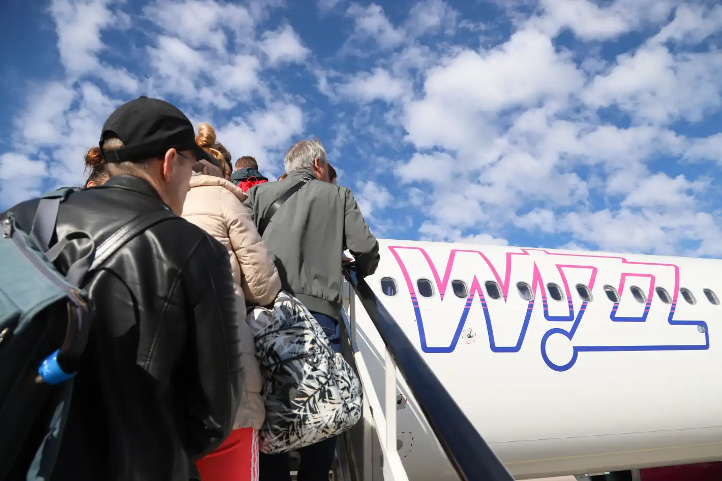 Wizz Air пуска 5 нови полета от Варна за 19 евро и базира трети самолет на летището