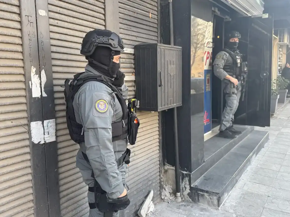 Бивши полицаи и „Близнаците” сред задържаните за рекет и гаври при акцията на ГДБОП