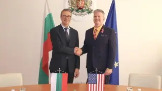 Американският посланик и Трайчо Трайков разговаряха за удължаване на дерогацията за Лукойл