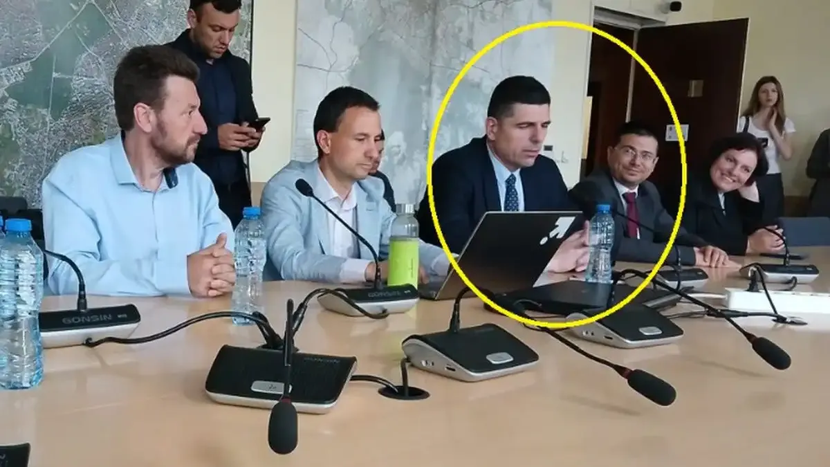 Гуруто на Ивайло Мирчев – депутатът Любен Иванов, натиска ли директори за 10-15 хиляди по схемата „или плащаш, или отлиташ“?
