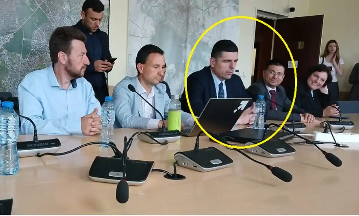 Гуруто на Ивайло Мирчев – депутатът Любен Иванов, натиска ли директори за 10-15 хиляди по схемата „или плащаш, или отлиташ“?